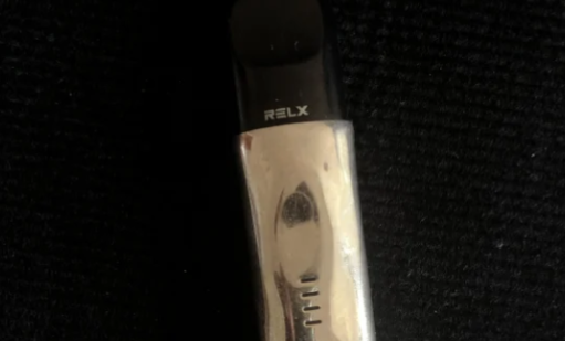 悅刻四代充電怎么看滿沒滿？