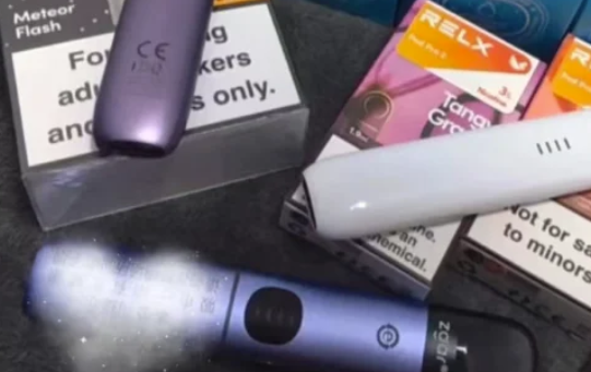 悅刻電子煙和YOOZ哪個好？2024實測對比口感、價格、性價比