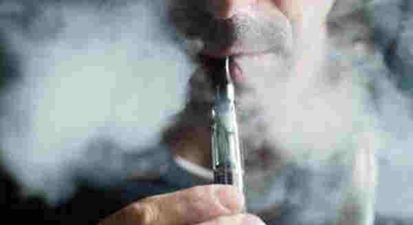 沃爾格林與克羅格宣布停售電子煙 它的危害并不比香煙少？