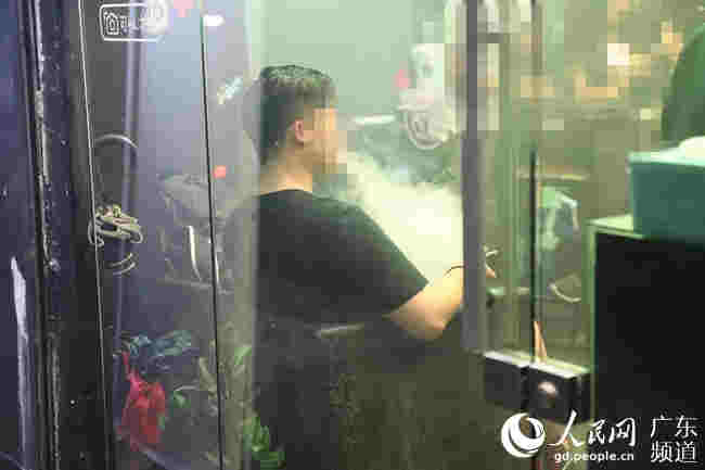 人民直擊：電子煙是“戒煙神器”嗎？