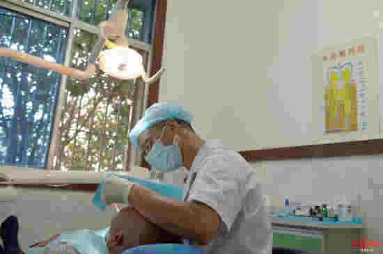 八旬大爺“硬核感謝信”火了 網友紛紛點贊：新時代醫患