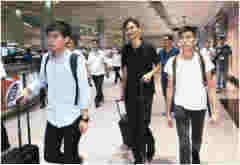 快訊：涉嫌違反保釋條件，黃之鋒在香港機場被拘捕