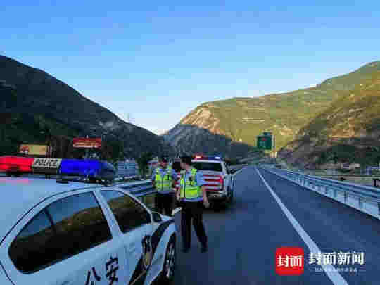 8月15日零時 四川高速交警正式接管都汶高速映汶段