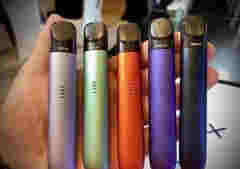 這電子煙比真煙過癮！小巧精致還不嗆，抽完直接換煙彈