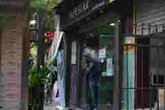 為走私煙彈他們各出奇招