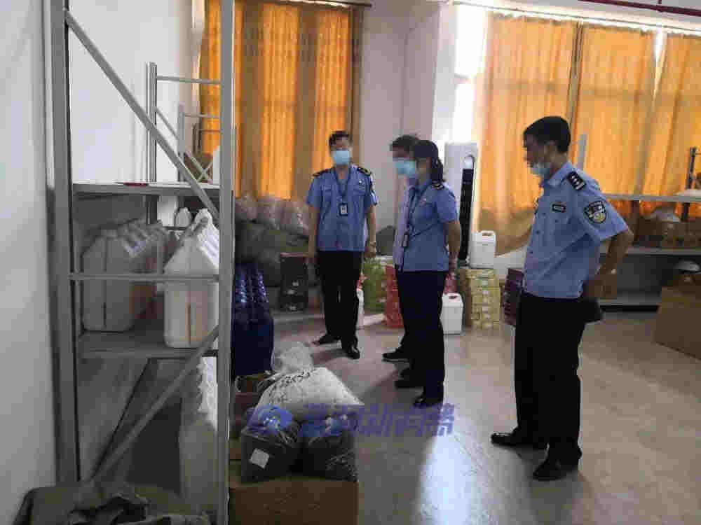 廣西梧州搗毀特大電子煙制假窩點：繳獲假冒電子煙5萬余支 