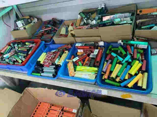 東莞再破假電子煙大案：起獲假悅刻等電子煙27萬支，抓捕12人 