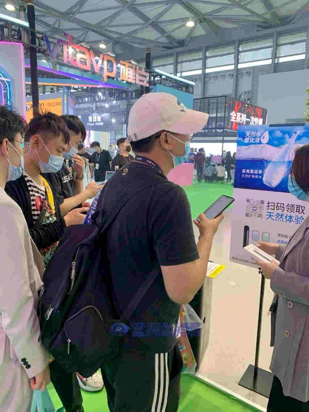 上海展探展MYX覓：天然水霧化彈首次亮相 綠植天花板凸顯天然 