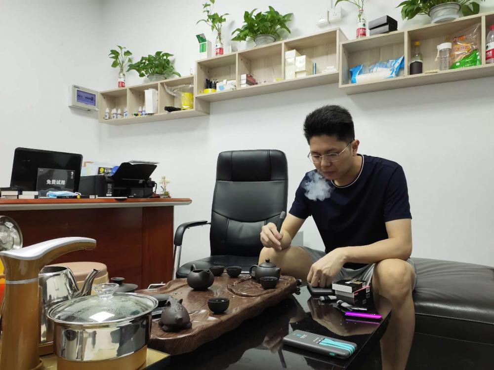 非我故事匯：一個背包兩條腿跑出的百萬市場